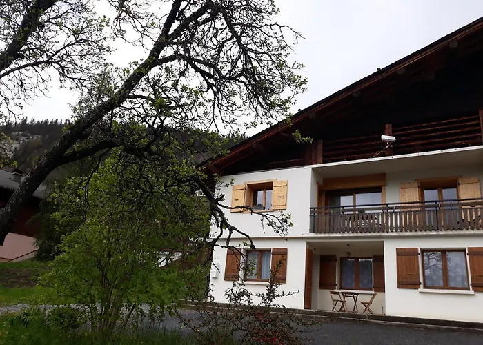 Les Granges 2 Et Terrasse Au Soleil Apartment